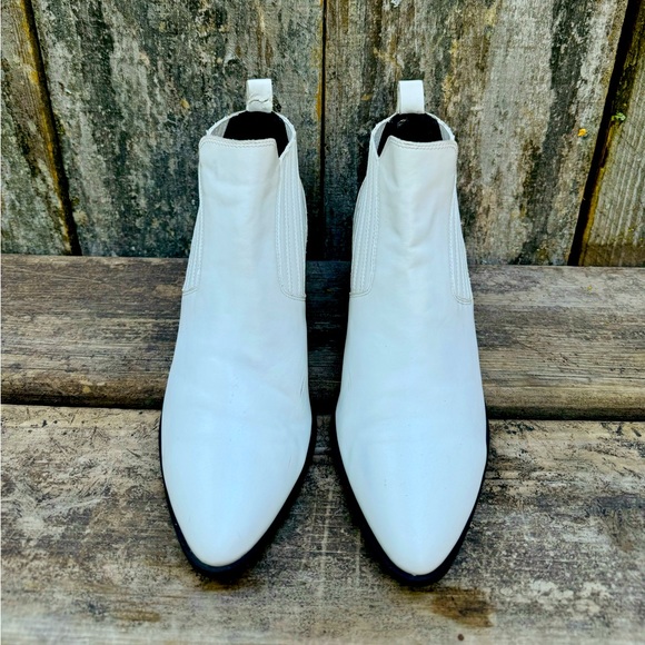 Melrose and Market Chelsea Boots - Picture 2 of 9